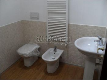 Bilocale arredato con balcone Centro