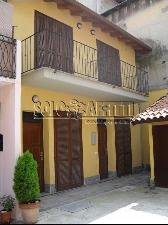 Bilocale arredato con balcone Centro