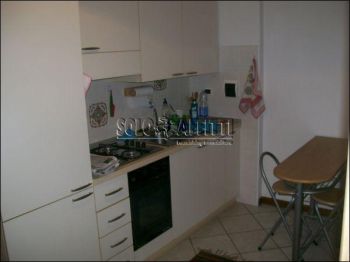 Monolocale arredato con terrazzo Bologna