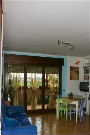 Monolocale arredato con garage Montagnola