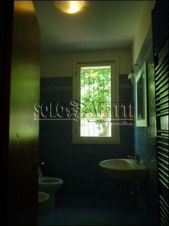 Appartamento con posto auto e giardino