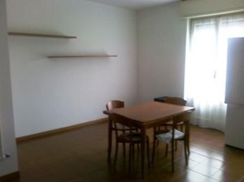 Casa arredata con balcone Segrate