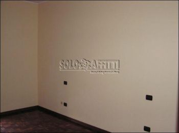 Casa con balcone e garage Rho