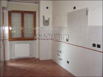Casa con balcone e garage Rho