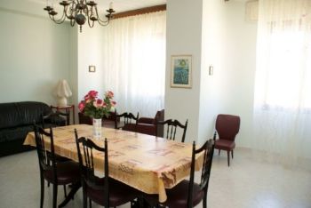 Appartamento arredato con posto auto