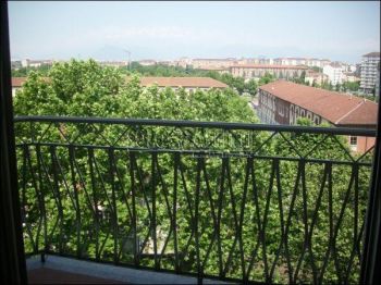 Appartamento con balcone Mirafiori sud