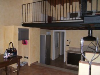 Appartamento arredato con balcone Vicinanze chiesa - Altre fotografie
