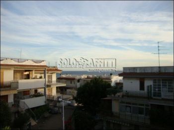Attico arredato con posto auto Aci Castello