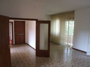 Appartamento con terrazzo e posto auto