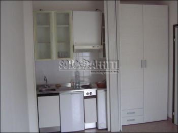 Monolocale arredato con balcone Arese