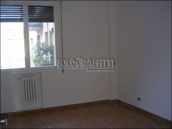 Trilocale con balcone e garage S. ruffillo