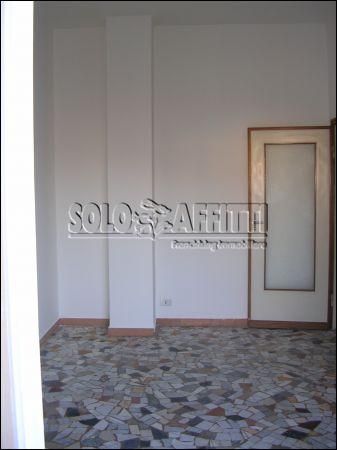 Trilocale con balcone e garage S. ruffillo