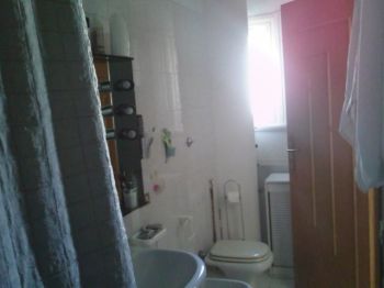 Affittasi ampio e luminoso appartamento - Bagno