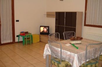 Appartamento arredato con posto auto