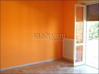 Casa con garage e balcone Zona san pietro
