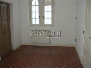 Appartamento con terrazzo e posto auto