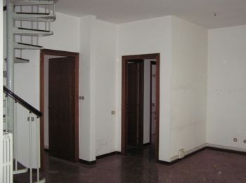 Appartamento con garage e balcone Rho