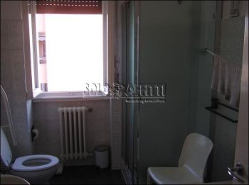 Trilocale arredato con balcone Zona san pietro