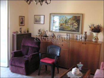 Trilocale arredato con balcone Zona san pietro