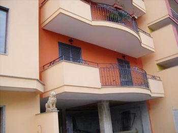 Casa con balcone Giugliano In Campania