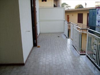 Casa con balcone Giugliano In Campania