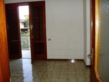 Casa con balcone Giugliano In Campania