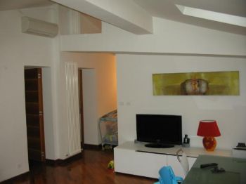 Appartamento arredato con balcone Bologna