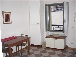 Casa con balcone e terrazzo 8- fiera, gallaratese, quarto oggiaro