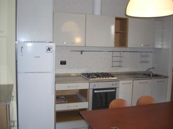 Appartamento con balcone 7- baggio, de angeli, san siro