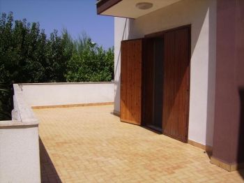 Appartamento con giardino e terrazzo