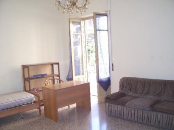 Casa con balcone Sciuti - notarbartolo