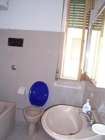 Casa con balcone Sciuti - notarbartolo