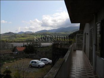 Appartamento arredato con posto auto