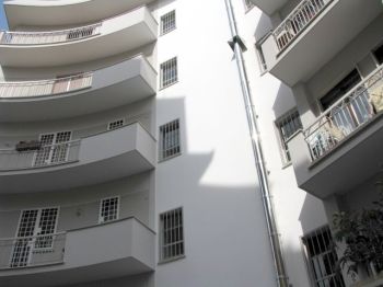 Monolocale arredato con balcone Trieste / salario