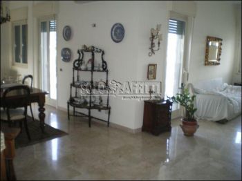 Appartamento arredato con terrazzo Lungomare