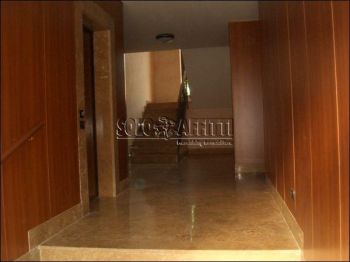 Appartamento con terrazzo e garage Centro
