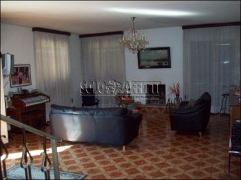Villa arredata con terrazzo Ceppagatti