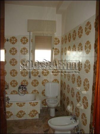 Casa arredata con posto auto V.le vittorio veneto