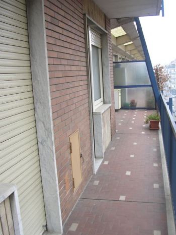 Appartamento arredato con terrazzo Pozzo strada - Altre fotografie