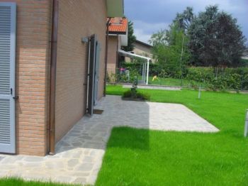 Villa Vimercate fraz. Oreno affittasi - Giardino