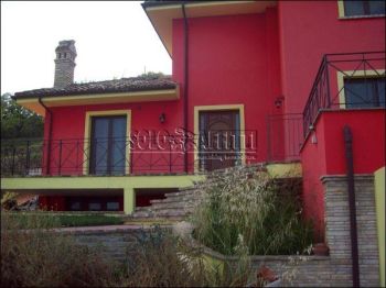 Villa arredata con balcone Colli innamorati