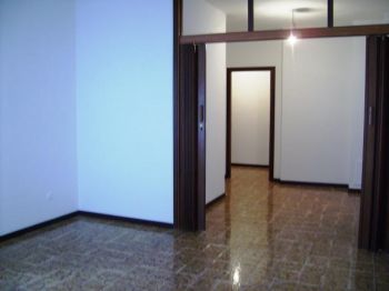 Bilocale con balcone Autonomia siciliana
