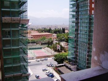 Bilocale con balcone Autonomia siciliana