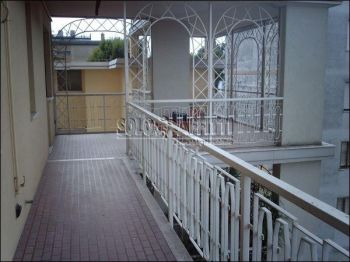 Bilocale arredato con terrazzo Zona ospedale
