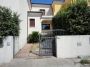 Villa a schiera con terrazzo e giardino