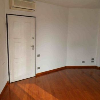 Bilocale arredato con balcone Citt� studi, lambrate, udine, loreto - Altre fotografie
