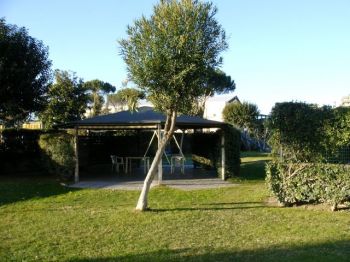 Arredato 2 Letto Parco Garage