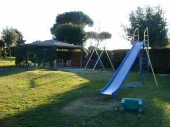 Arredato 2 Letto Parco Garage