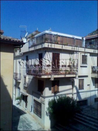 Villa arredata con balcone Centro