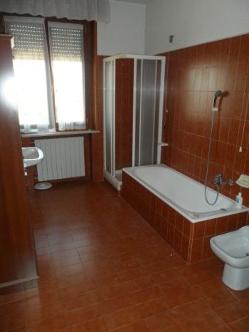 Attico con terrazzo e posto auto Montechiarugolo - Altre fotografie